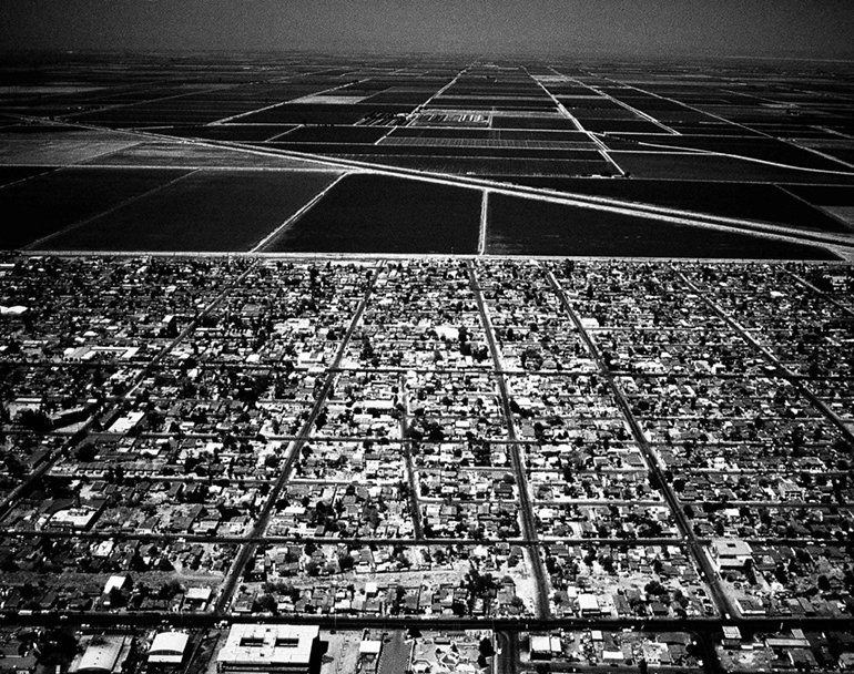 Mexicali, fronteira do México com os EUA. Foto © Landslides, 1987.